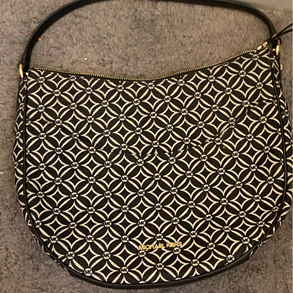 Michael Kors Navy and White Jacquard Dover Shoulder Bag with Gold Logo NWT